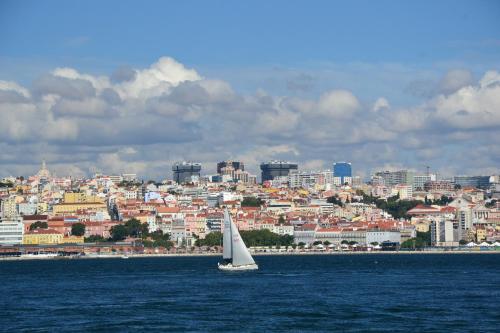  cacilhasapartmentshouseB in Almada