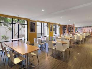 Travelodge Hotel Sydney - image 12
