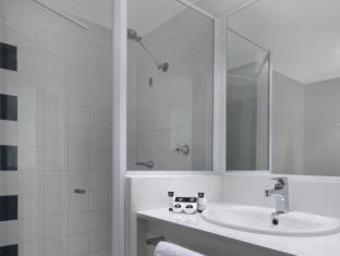 Travelodge Hotel Sydney - image 10