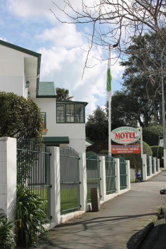 Greenlane Manor Motel