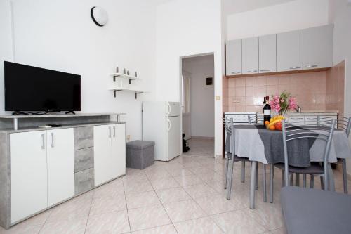 Queen beach Nin apartments Venera - AE1444