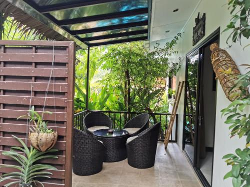 2 bedrooms, 3 beds