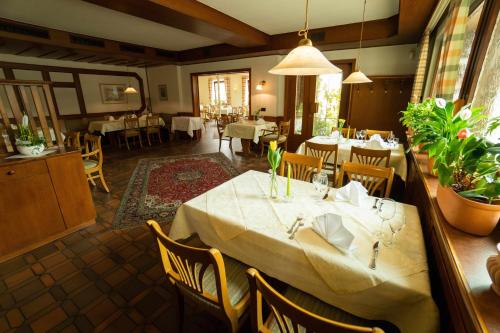 Restorāns, Gasthaus zum Rossel Lichtenau in Lichtenau (Rastatt)