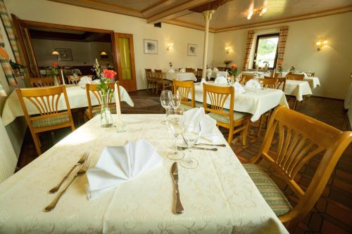 Restorāns, Gasthaus zum Rossel Lichtenau in Lichtenau (Rastatt)