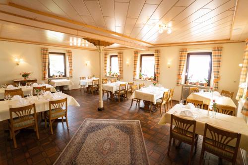 Restorāns, Gasthaus zum Rossel Lichtenau in Lichtenau (Rastatt)