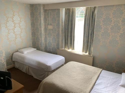 Waterford Lodge Hotel - image 2