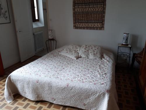 Belle chambre dans maison atypique chambre d'hôte Lablachère
