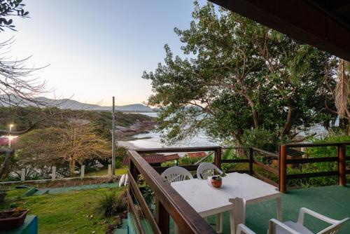Sunset Strip Eco Apartments - 정원