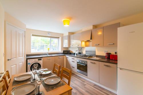 Wenlock Way House, Luxury Serviced Accommodation, , Greater Manchester