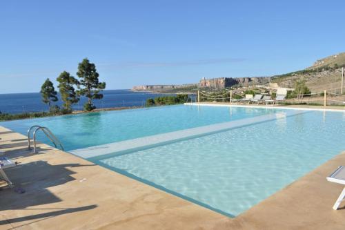  Casa Ninfa con piscina a Macari, Pension in Macari