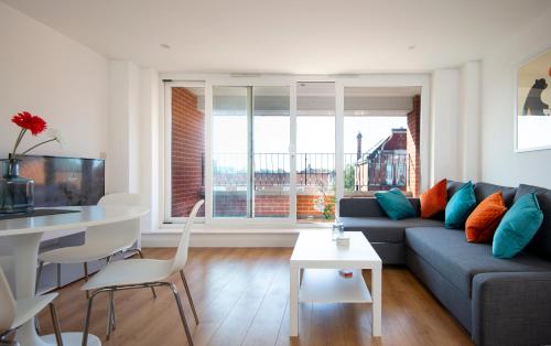 Picture of Elm View - 2 Bed 2 Bath Apartment With Parking In Central Southsea