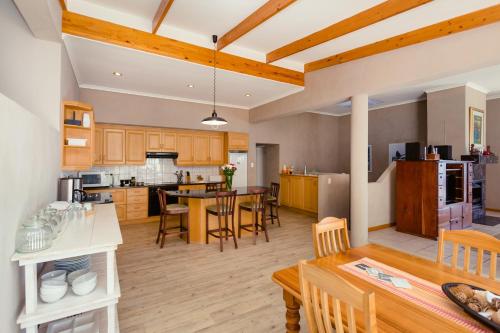 Facilities, 49 on Cliff in De Kelders