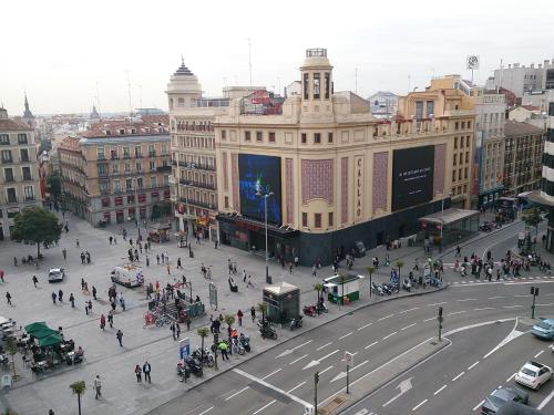 Hostal Continental Gran Via 44 - image 4