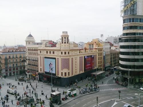 Hostal Continental Gran Via 44 - image 9