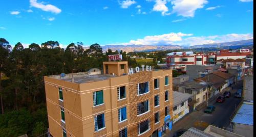 . Hotel Del River
