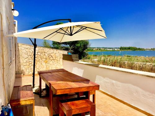 Villetta fronte mare vista lago gîte à louer Fontanelle