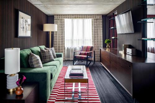 room detail thumbnail 0
