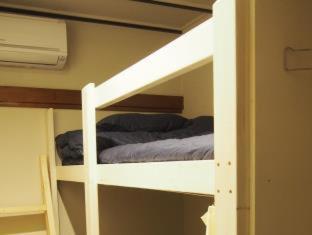 328 Hostel & Lounge