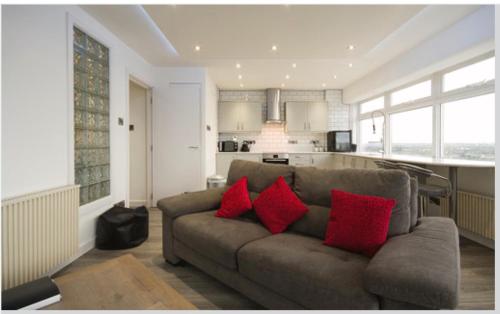 Luxury Panoramic Balcony Swindon Central, Swindon, Wiltshire