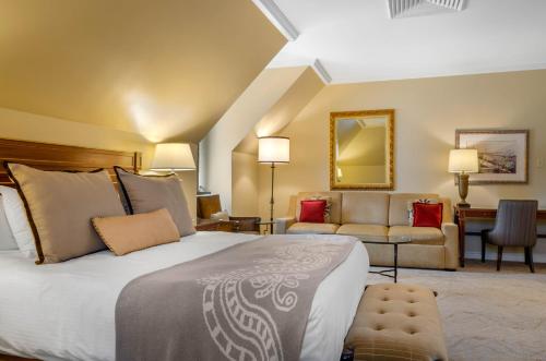 Omni Royal Orleans Hotel Room Type - Petite King Suite