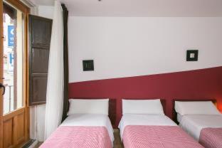 Hostal La Casa de La Plaza, Madrid (photo 6)