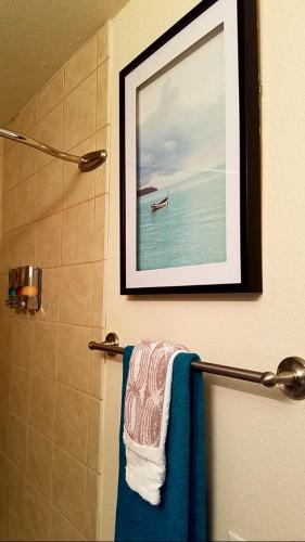 Lovely condo! Walking distance to the Strip with pool and spa Lovely condo! Walking distance to the Strip with pool and spa