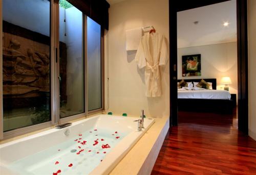 Kata gardens 2bedroom holiday apartment 8A ( Kata gardens 2bedroom holiday apartment 8A )