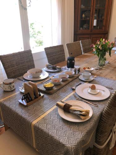 Ételek és italok, Elton near Rhodes Emlékmű