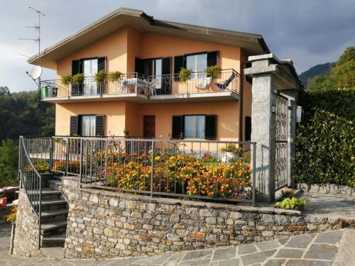  Marimilen sulla collina soleggiata del Lago Maggiore, Pension in Arizzano