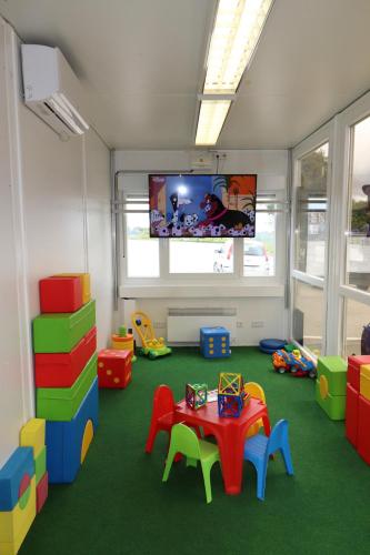 兒童遊樂場, 克萊弗昂本納徹特iQ酒店 (iQ-Hotel) in 朗格瑙