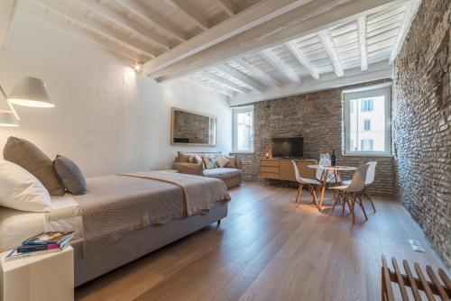 Campo De' Fiori Apartment - Charme Homes