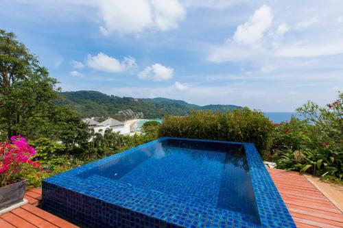 Kata gardens penthouse seaview with rooftop pool 8C - Tap to explore photos