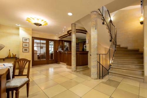 ล็อบบี้, Hotel Gasthof Krone in นีเดอร์สเทตเทน