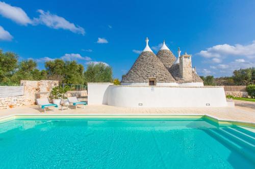  Trullo del Mandarino con piscina, Pension in San Michele Salentino