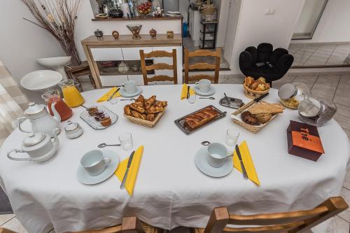Food and beverages, Chambres d'hotes pres de Disney in Fontenay-Tresigny