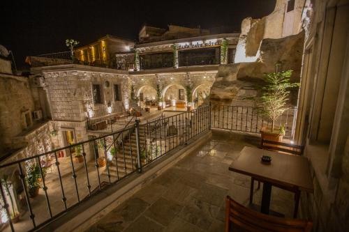 Zara Cave Hotel - image 5