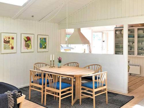 6 person holiday home in Bindslev