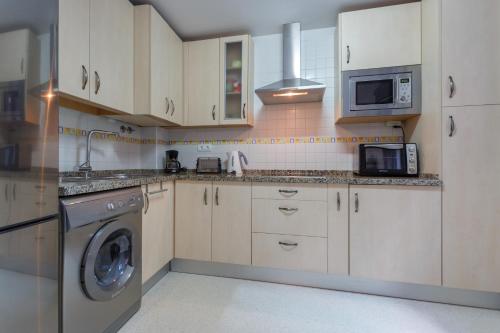 Apartamento Puerta San FELIX free parking by Cadiz4Rentals - image 3