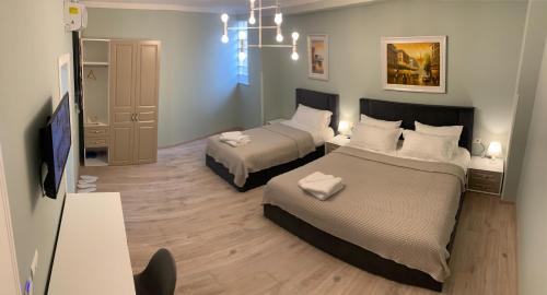 BELUX HOTEL - image 5