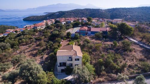  Elegant, private villa with Sea View, Meganisi, Pension in Meganisi