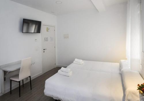 Hostal Lar - image 10