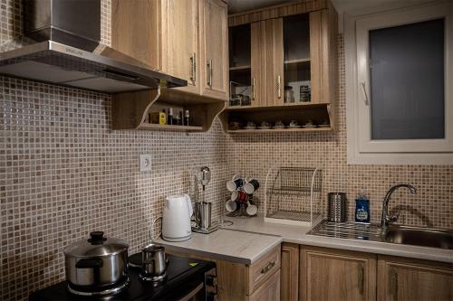 Your apartment in Athens (Next to Metro & Acropolis) 5