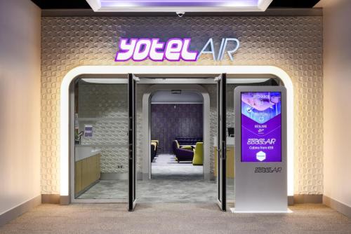 YOTELAIR Paris CDG - Transit Hotel - Terminal 2E - Hôtel - Roissy-en-France