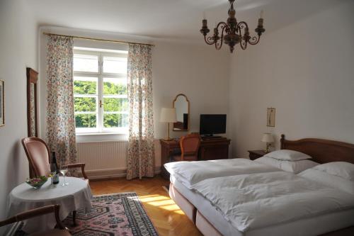 Classic Double Room