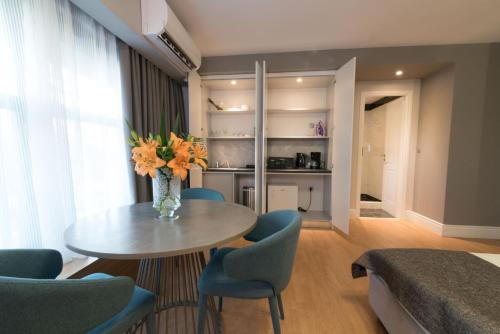 47 Luxury Suites - image 11