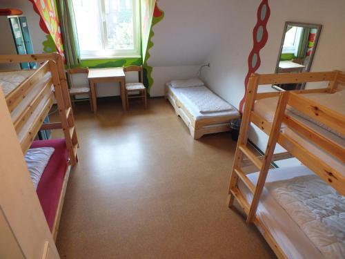 Single Bed in Mixed Dormitory Room