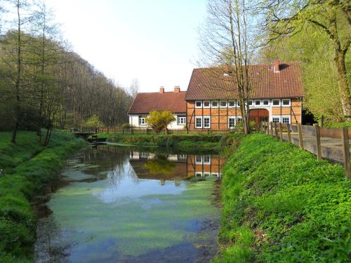 B&B Hessisch Oldendorf - Ferienhaus Höllenmühle - Bed and Breakfast Hessisch Oldendorf