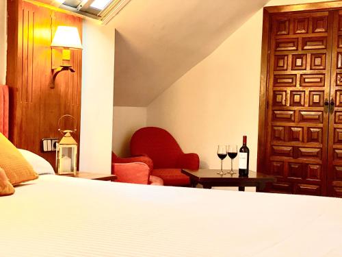 Hotel El Bedel - Tap to explore photos