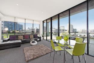 Docklands Private Collection – New Quay and City Harbour Apartments near ArtVo