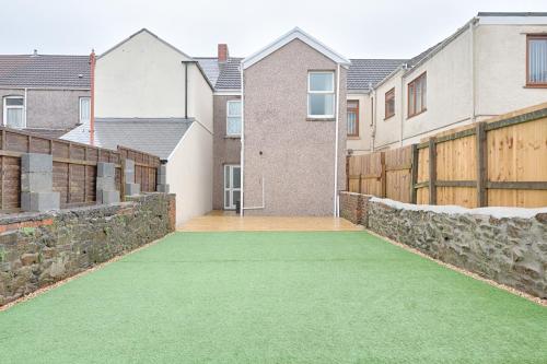 Check it out, Eaton's House